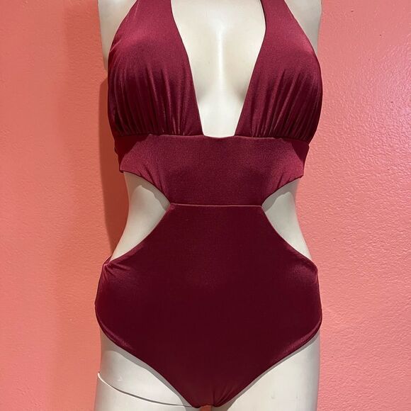 One piece swimsuit!!   - Picture 5 of 6